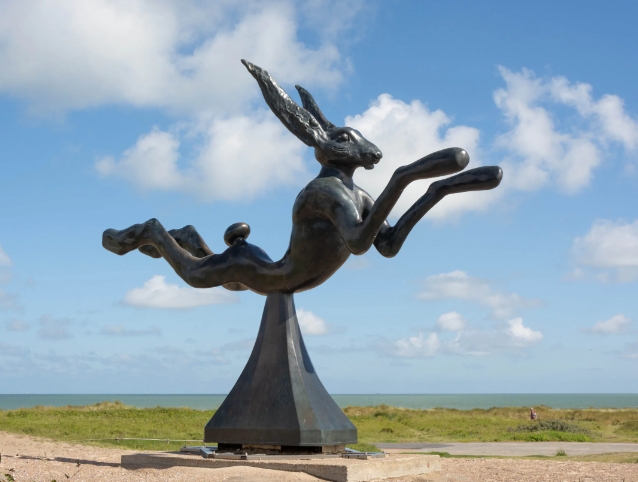 Unveiling the Allure of the Bronze Hare: A Closer Look at a Stunning Sculpture