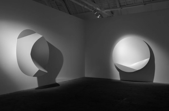 Light and shadow sculpture